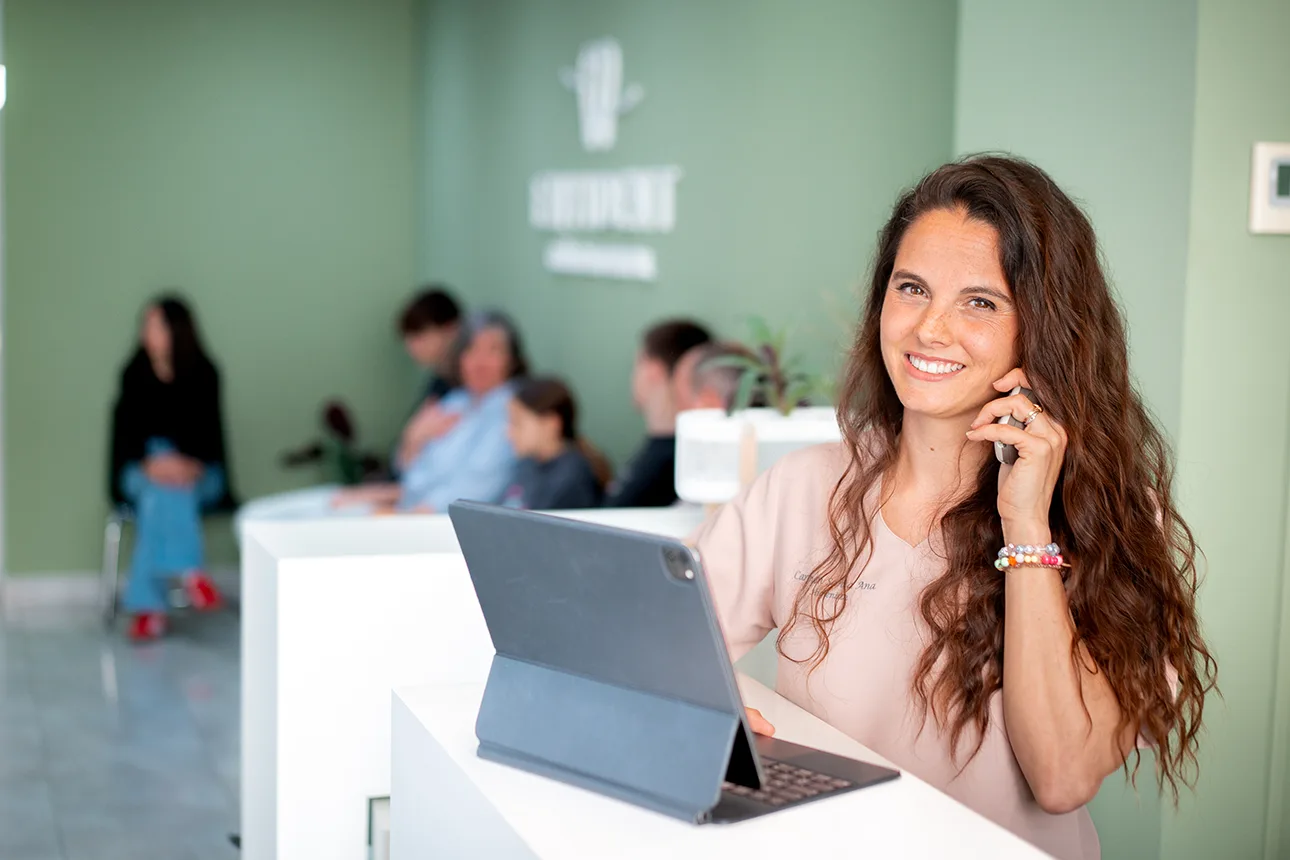 enyident-clinica-dental-el-puerto-03 Clínica Dental López Lora Alcalá Guadaíra Sevilla Alicia Dentista
